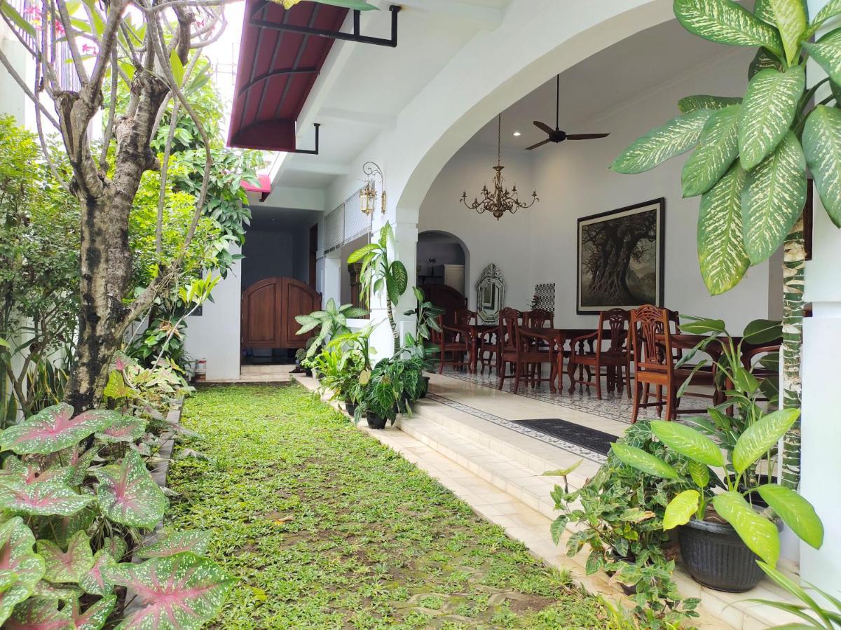 Griya Asih Hotel Джокякарта Екстериор снимка