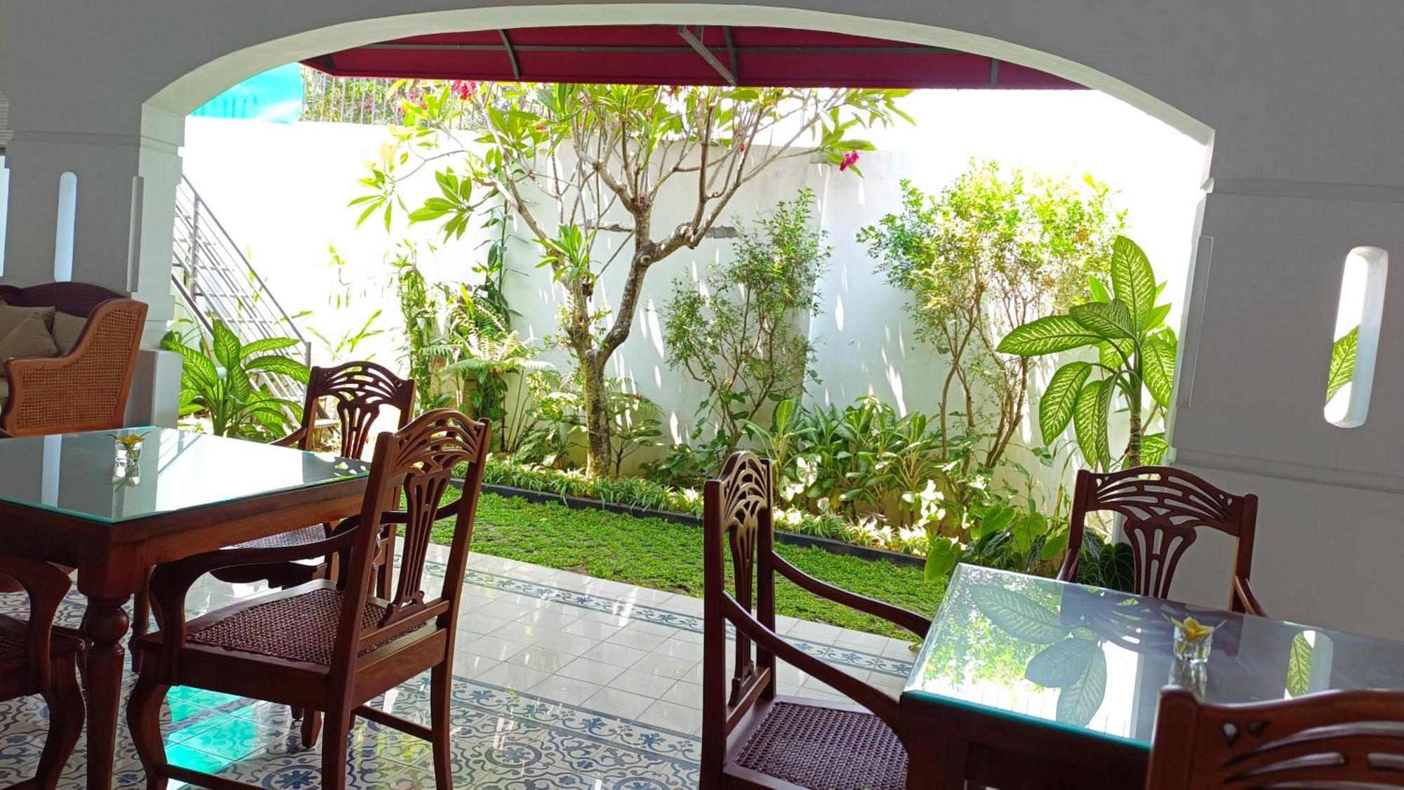Griya Asih Hotel Джокякарта Екстериор снимка
